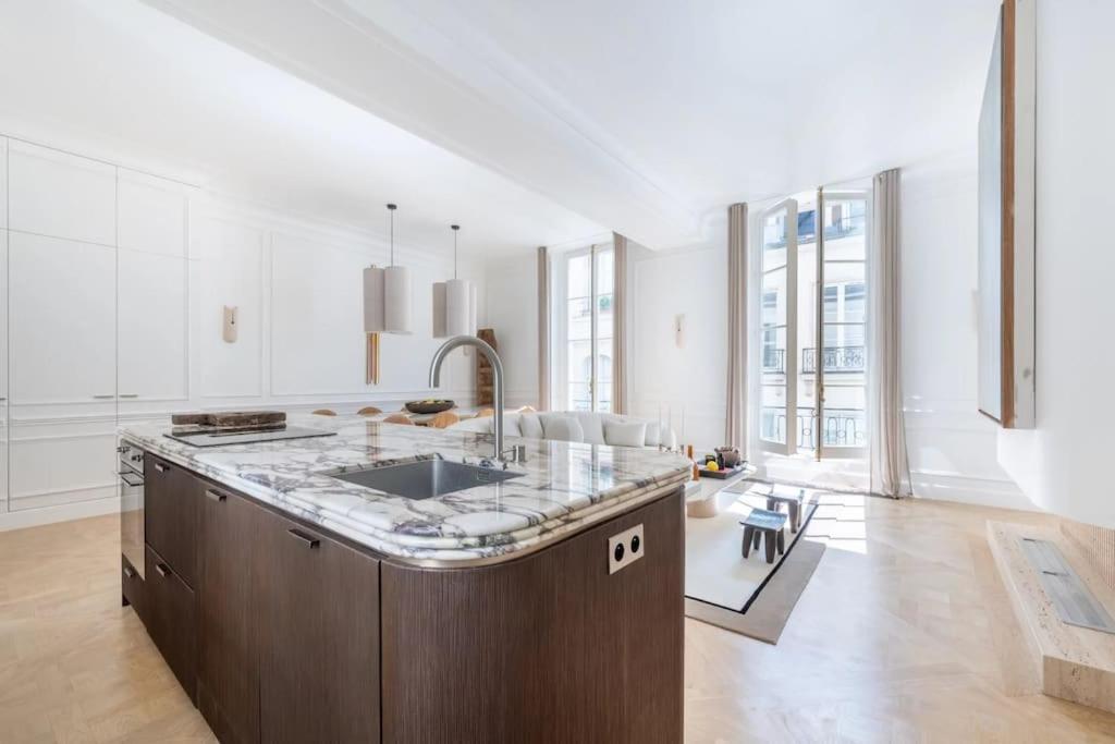Appartement De Luxe Marais Paris Exterior foto